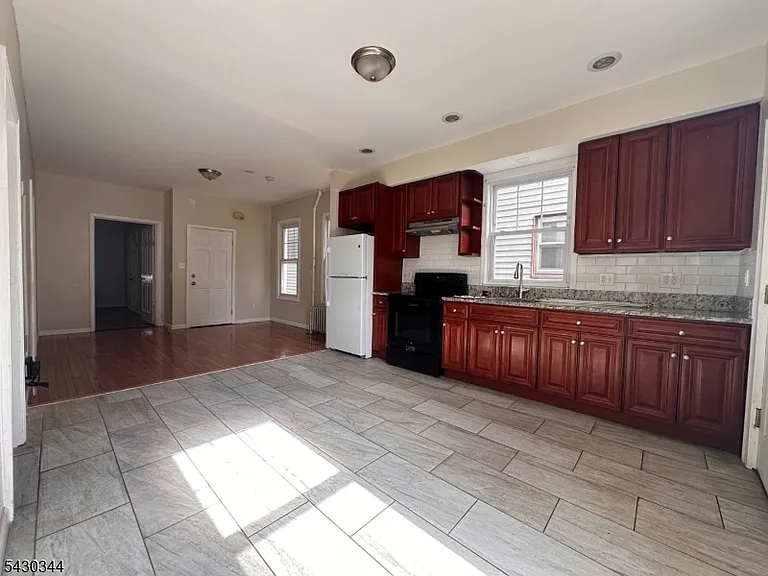 130 Washington Ave #1 — Photo 5