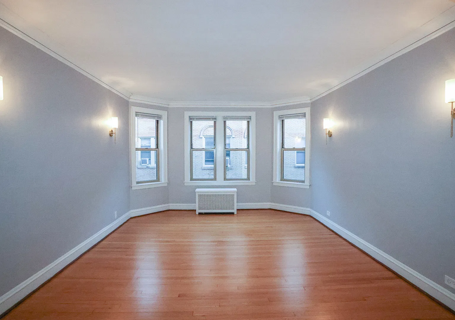 7443 N Claremont Ave — Photo 4