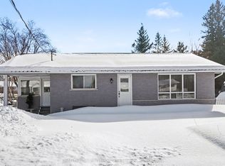7 Bayview Cres, Montague, ON K7A5B8