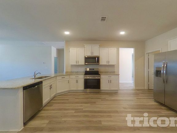 4th image of 307 Oliver Dr