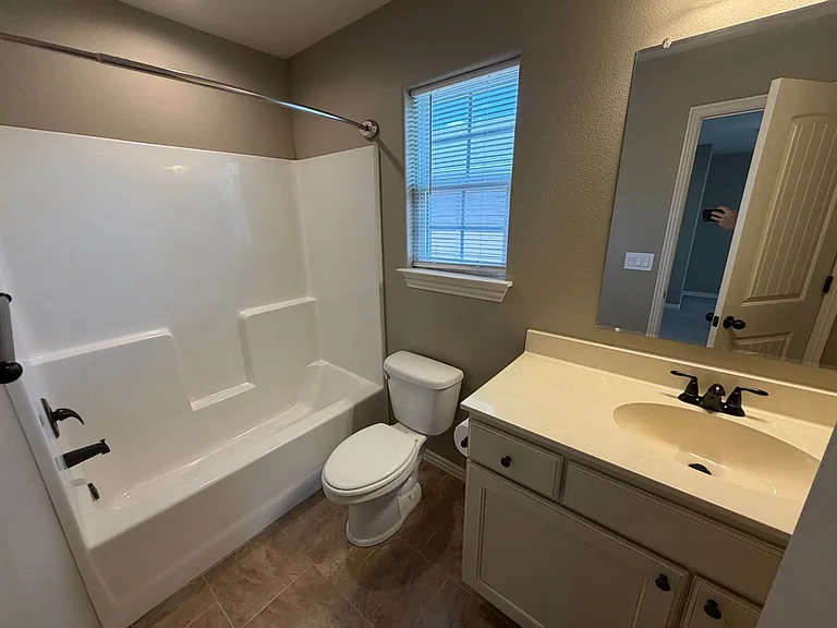 537 Keats Dr — Photo 4