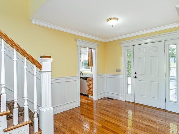 3rd image of 442 River Rd