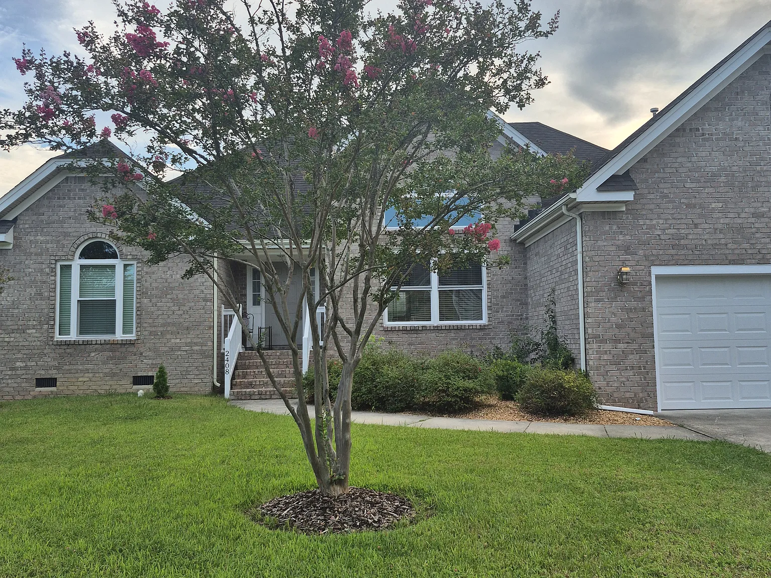 4 bed, 2802 sqft, $3,590 — Photo 3
