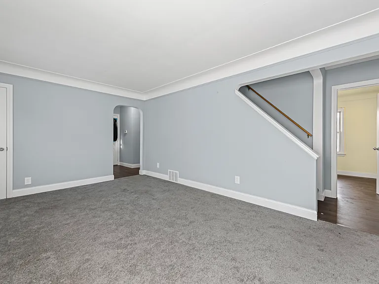 20220 Kenosha St — Photo 11