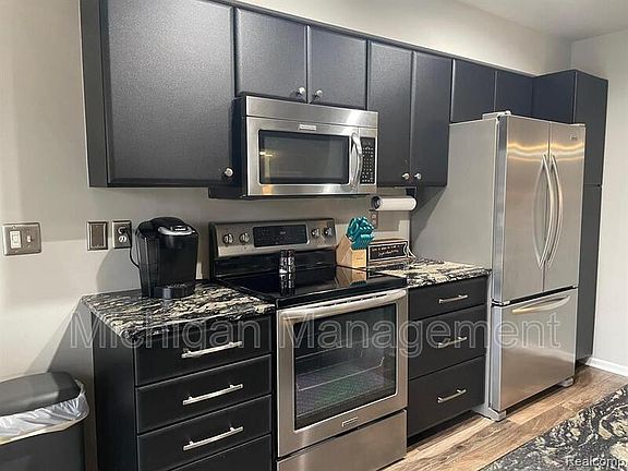 2nd image of 45245 Horseshoe Cir