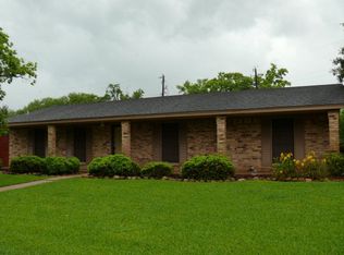 409 Leonard St, Angleton, TX 77515