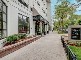 33 W Delaware Pl APT 19H, Chicago, IL 60610
