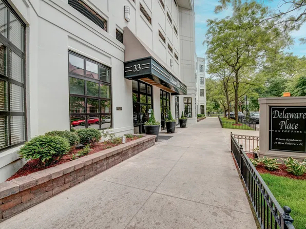 33 W Delaware Pl APT 19H, Chicago, IL 60610