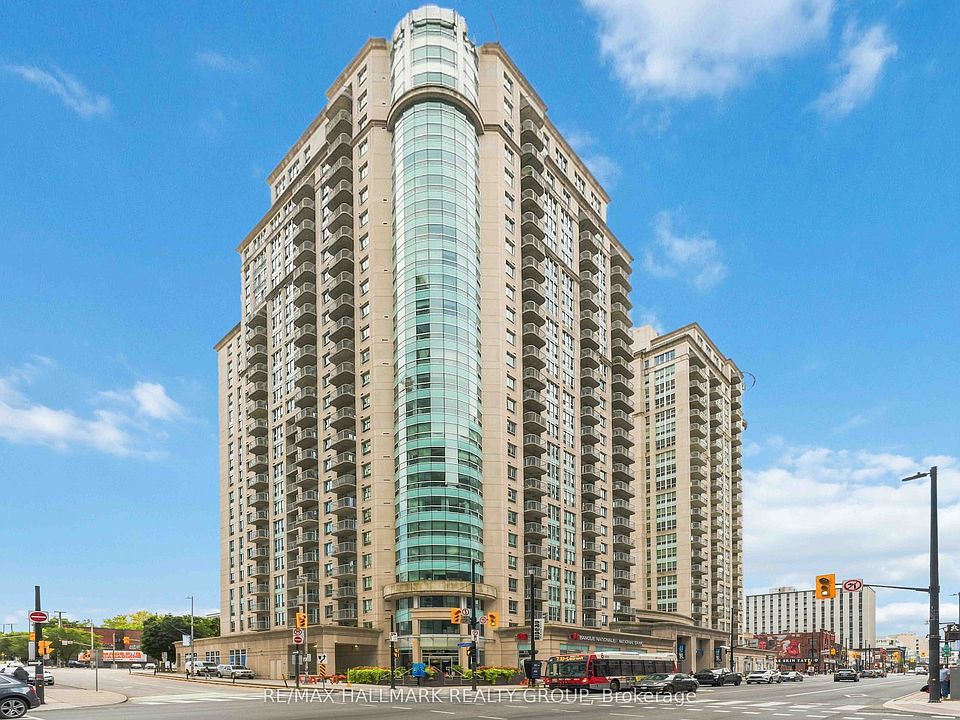 1st image of 234 Rideau St #1902