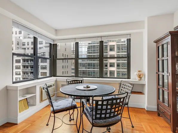 399 East 72nd Street image 3 of 8