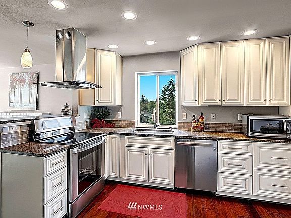2nd image of 1820 S 250th Pl