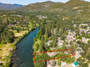 360 Park Dr, Shady Cove, OR