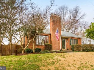 10100 Ashwood Dr, Kensington, MD 20895