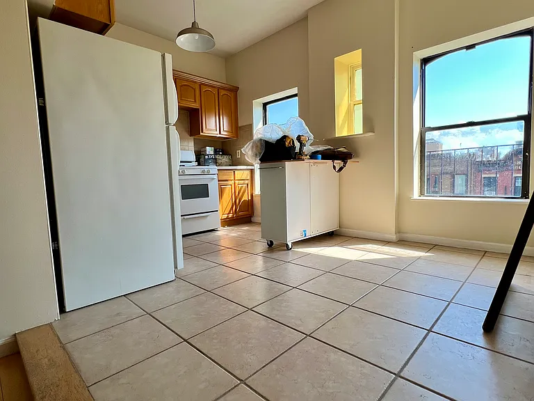 305 Atlantic Ave #5F — Photo 2