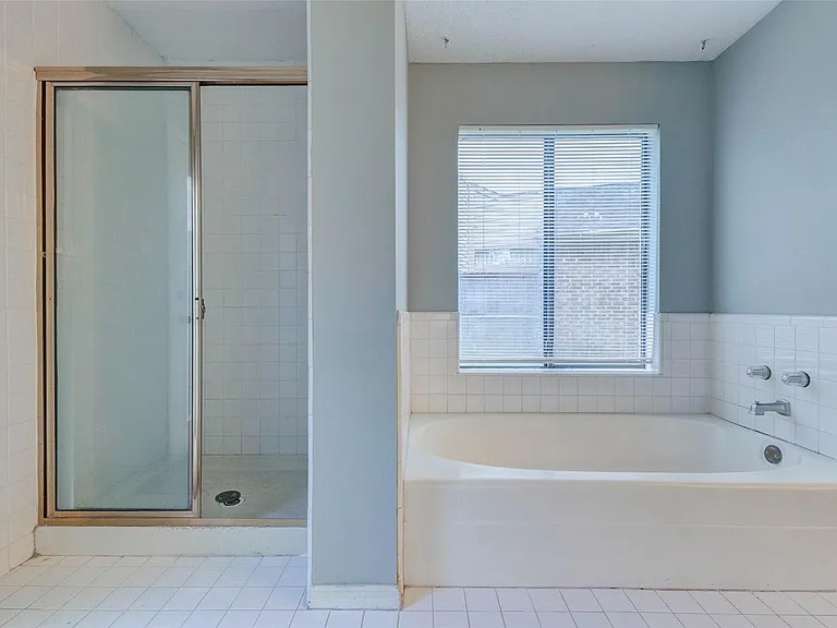 3102 Ashford Bend Dr — Photo 9