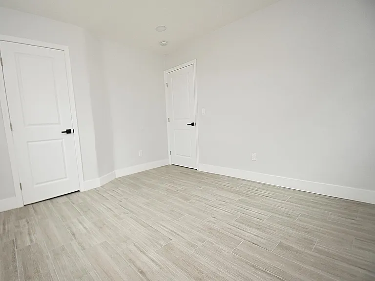 3445 Newton Ave — Photo 17