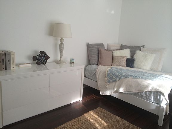 5th image of 715 20th St APT 208