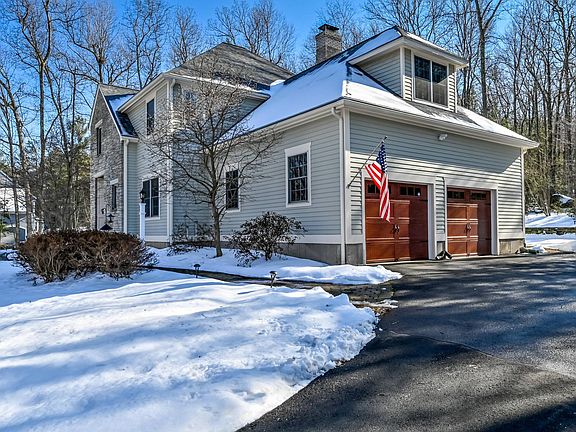 2nd image of 10 Stonewall Dr