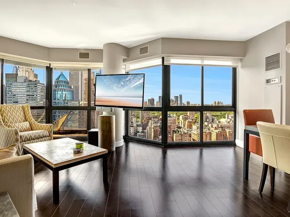 200 East 61st Street image 1 of 12
