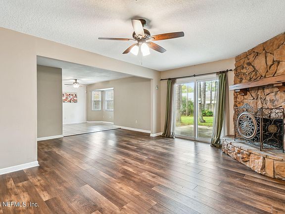 3rd image of 9798 VICEROY Drive E