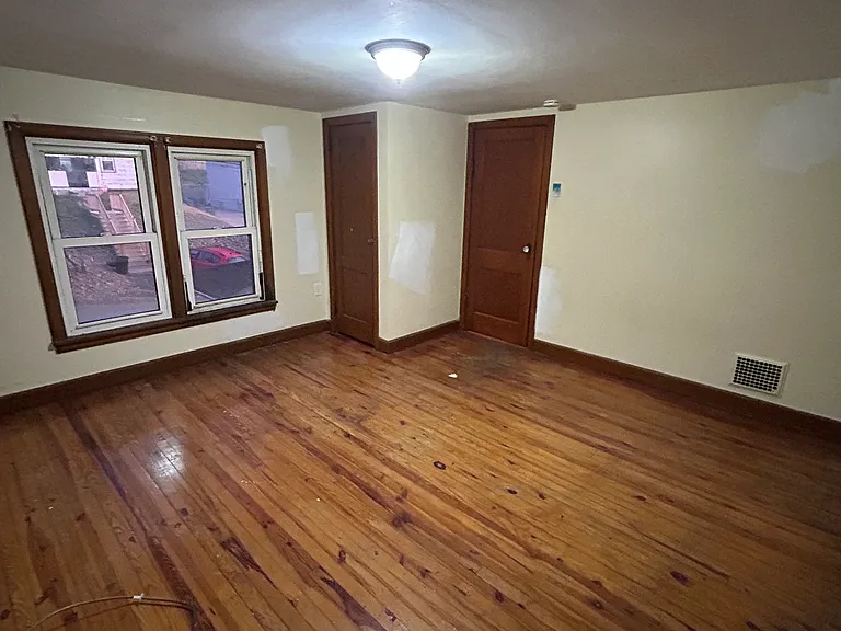 219 Douglas Ave — Photo 11