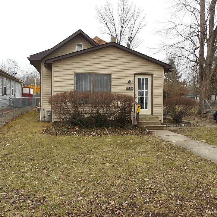 1st image of 3041 N 15th St