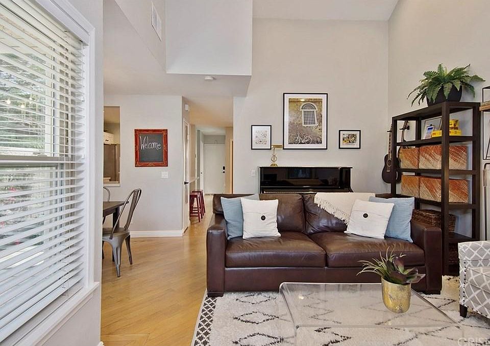 1st image of 1023 N Via Colinas