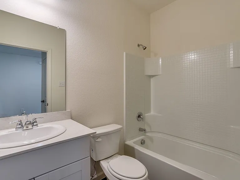 778 Camden Dr — Photo 12