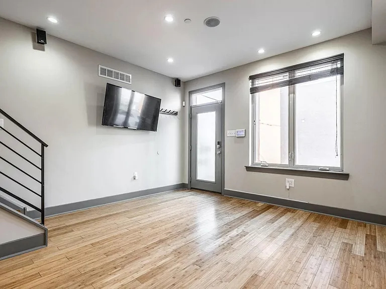 1327 S Dorrance St — Photo 17