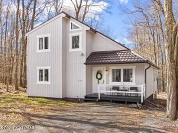 8948 Deerfield Rd, Tobyhanna, PA 18466