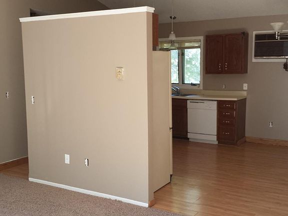 4th image of 3278 Edgerton St