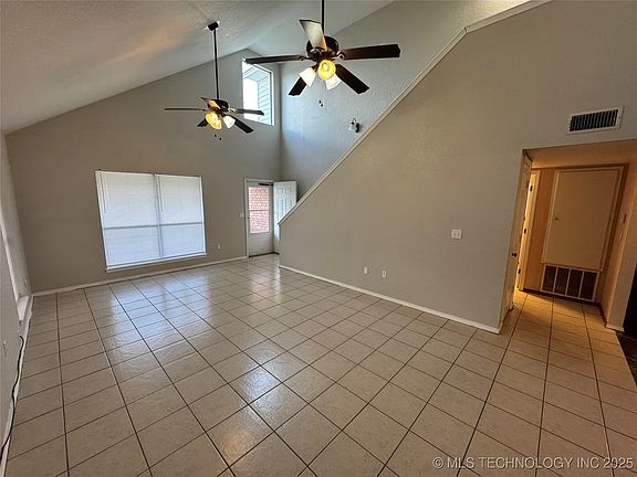 3rd image of 2504 Tanglewood Ct