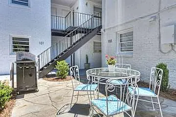 510 Queens Rd — Photo 42