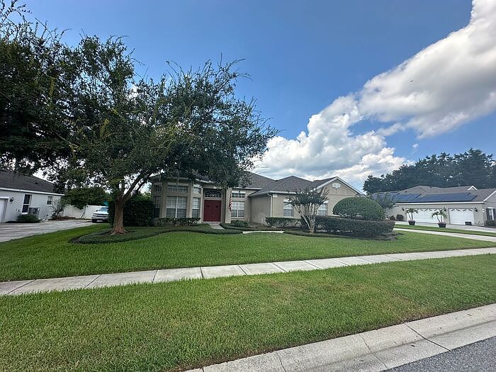 1st image of 324 Green Ash Ln