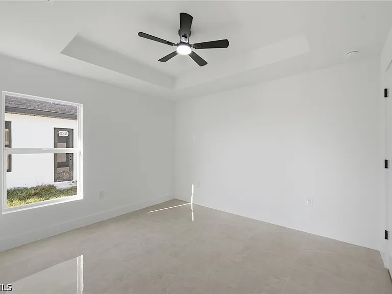 2105 NE 1st Ave — Photo 22