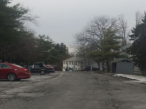 5th image of 9 Lexington Hl Unit 8
