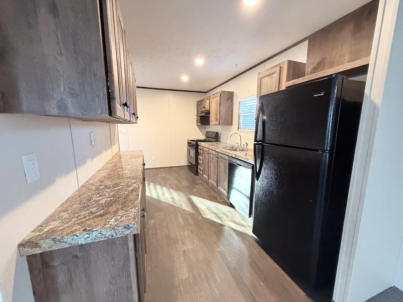 3 bed, 1056 sqft, $1,399 — Photo 1