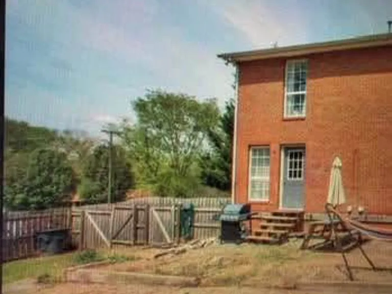 313 Foxglove Dr — Photo 3