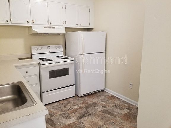 3rd image of 4615 Chiswell Dr