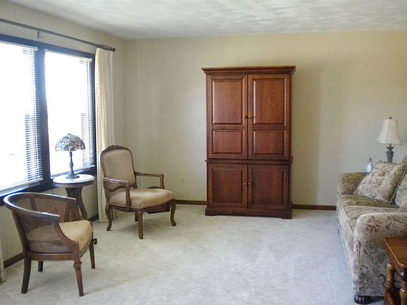 3rd image of 235 W Park View Dr