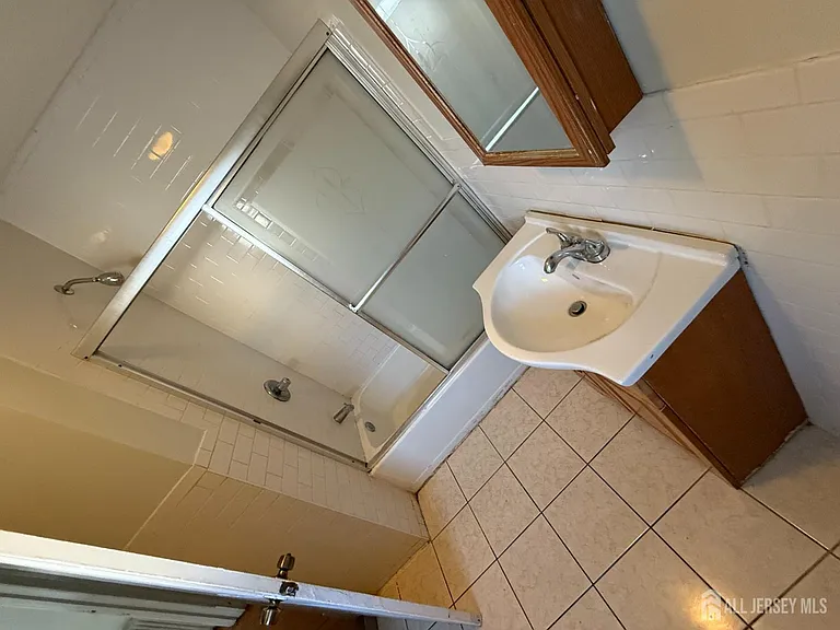 155 Livingston Ave — Photo 6