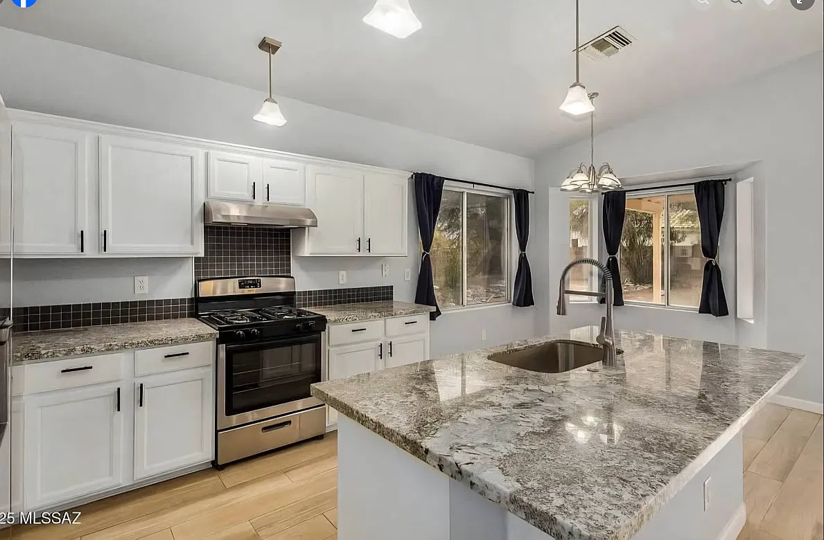 9040 N Palm Brook Dr — Photo 3