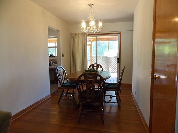 3rd image of 904 Armistead Dr