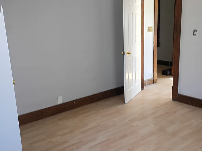 2709 W Hayes St — Photo 2