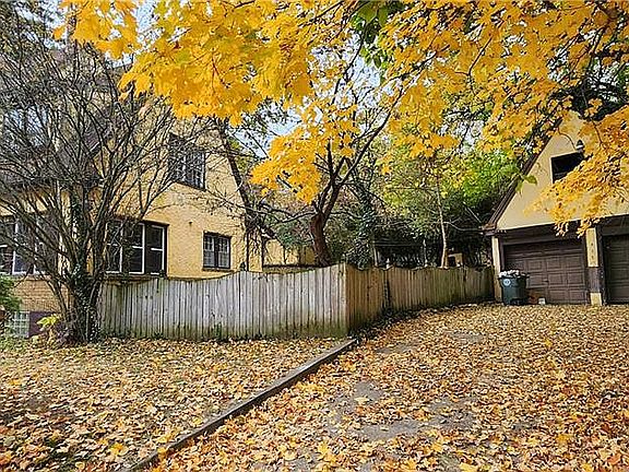 2nd image of 435 Cherry Dr