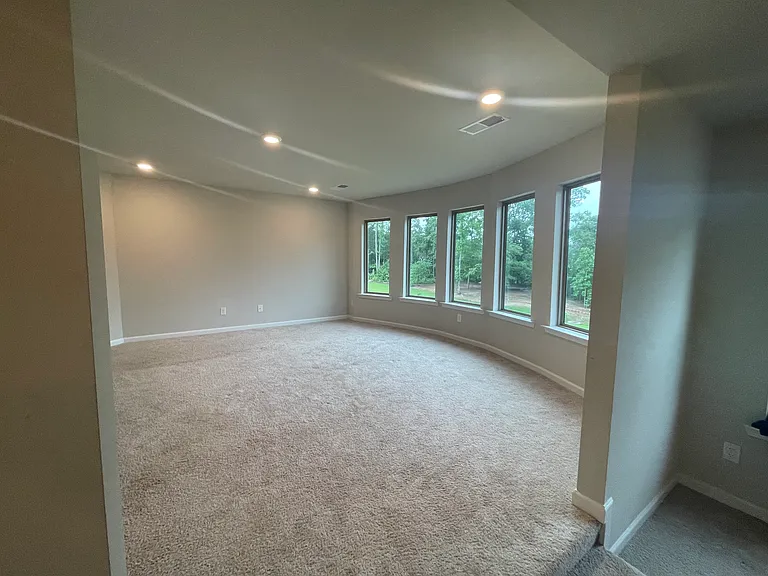 117 Beaumont Way — Photo 3