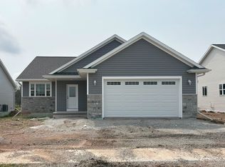 2207 E Golden Gate Dr, Appleton, WI 54913