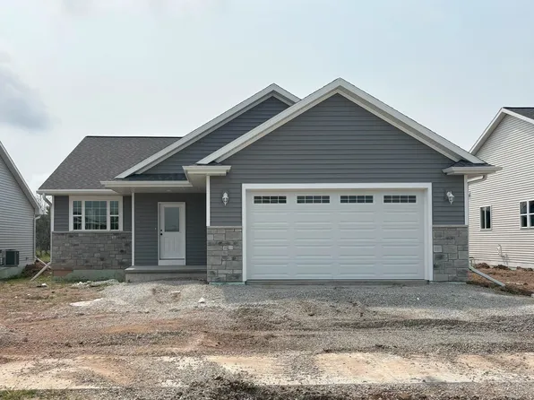 2207 E Golden Gate Dr, Appleton, WI 54913