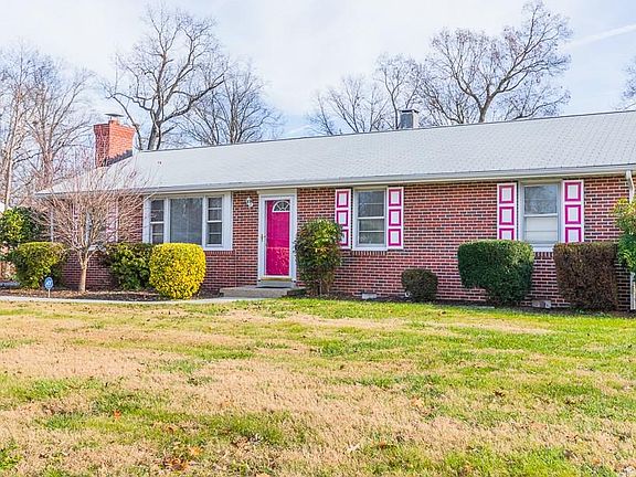 5th image of 7992 Kenmore Dr