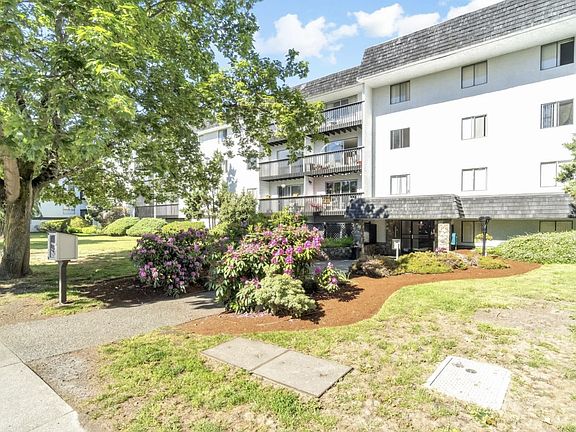 5th image of 3868 Shelbourne St #1-Bedroom